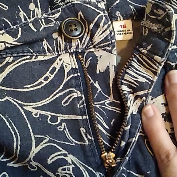 5 for $20! Supplies by UNIONBAY High Rise Blue shorts - Picture 4 of 9